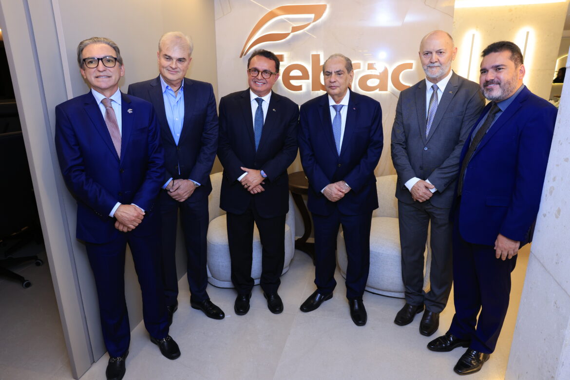 FENACON participou da inauguração da nova sede da Febrac, em Brasília. O evento reuniu autoridades, personalidades e lideranças do setor de serviços